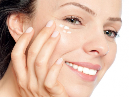 điều cần chú ý khi chăm sóc da mặt với vitamin A/Retinol 