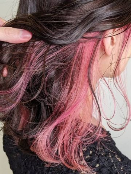 Nhuộm tóc giấu màu hồng