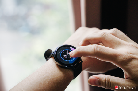 Cài hình nền Galaxy Watch Active 2 sẽ giúp cho chiếc đồng hồ thông minh của bạn trở nên đẹp hơn bao giờ hết. Với những hình nền đa dạng và phong phú, bạn không chỉ tạo ra phong cách riêng cho mình mà còn khiến cho màn hình của chiếc đồng hồ trở nên sinh động và thu hút hơn. Hãy tải ngay và trải nghiệm những hình nền độc đáo cho Galaxy Watch Active 2 của bạn!