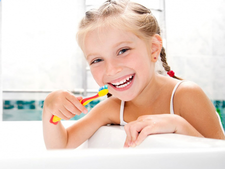 Dùng kem đánh răng không chứa flour có khiến trẻ bị sâu răng
