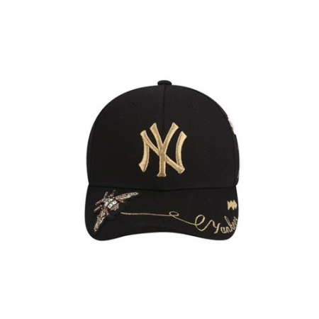 Mũ MLB New York Yankees Adjustable Hat In Black With Flower Pattern