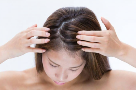 Tóc mới nhuộm đẹp nhưng da đầu rát rít và dị ứng làm bạn khó chịu? Hãy xem hình ảnh liên quan đến từ khoá này để biết cách giảm thiểu rát da đầu và tránh gây ra dị ứng nhé!