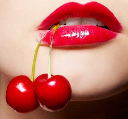 Thỏi son đỏ cherry là sự lựa chọn hoàn hảo cho các cô gái yêu thích sự nữ tính và trẻ trung. Với gam màu đỏ tươi rực rỡ, thỏi son đỏ cherry sẽ giúp cho đôi môi của bạn trở nên quyến rũ và thu hút hơn bao giờ hết. Đừng bỏ lỡ hình ảnh liên quan đến sản phẩm này!