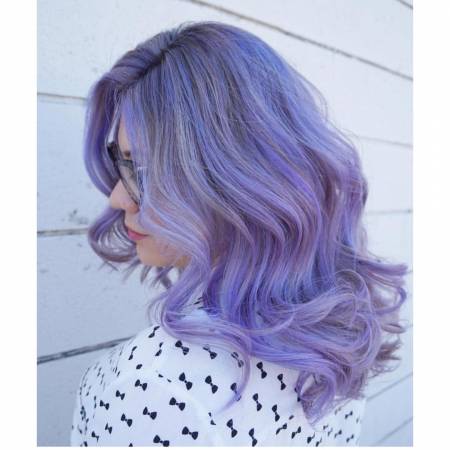 Tóc màu tím Lavender là một trong những xu hướng hot nhất hiện nay. Sắc màu nhẹ nhàng này mang lại sự tươi trẻ và cá tính cho bạn. Hãy cùng xem hình ảnh để tìm kiếm ý tưởng cho style tóc của mình nhé!