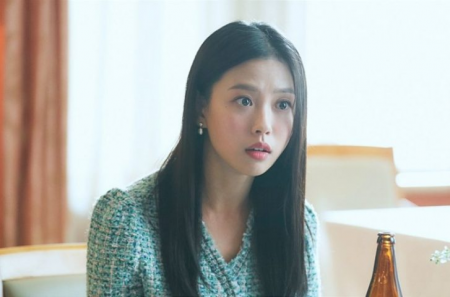nữ diễn viên chính trong Youth Of May – Go Min Si